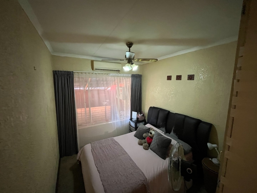 3 Bedroom Property for Sale in Geelhoutpark North West
